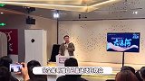 徐志胜回老家讲脱口秀，骑电车送小侄上学，网友：徐志胜也得当德华