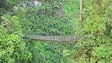 贵州一座悬崖天梯