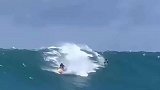 海上的极限运动冲浪，这一刻他就是海洋之子吧