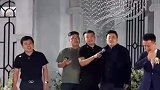 兄弟团从三个方位唱给你们送给新人，新郎听到后直接泪崩