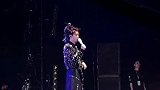 “王俊凯”演唱会唱五月天的《倔强》许多粉丝在台下听哭了！