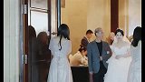 婚礼现场庄重又神圣的小众新娘入场,新娘太美了