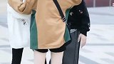 什么情况？女生之间拥抱也有这么多讲究的吗？