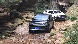 路虎揽胜挑战烂石路，越野性能真是厉害！