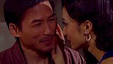 这个女人不简单，男人都拜倒在她的石榴裙下！