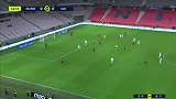 第43分钟里尔球员班巴射门 - 打偏