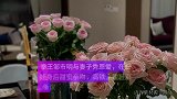 邹市明妻子冉莹颖晒照庆十周年，大方亲吻秀恩爱，高铁脱鞋引争议