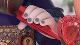 叫我僵小鱼：小鱼好霸道啊，直接抢兔兔手里的花