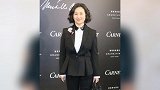 赌王女儿何超琼出席珠宝展，高贵气质不输众女星