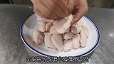 厨师小哥制作：“可乐鸡翅”有秘密，加入肉皮效果就是不一样