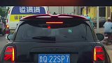 来自前车的可爱提醒：当你看得清的时候，说明你离我太近了！