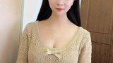 时尚小美女穿搭优雅动人，紧身装扮成熟感倍增！