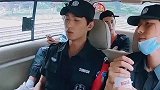 元气满满的哥哥，被分配骑电动车太搞笑了