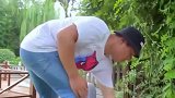 你别笑，人家大姐打劫呢，你认真一点