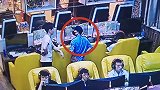 男子假扮警察网吧检查“过瘾” 不料警号少一位露馅真警察找上门