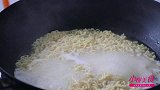 教你超火“炒方便面”新吃法，没想到这么好吃，一次1袋没够吃