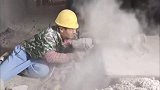 工地太无聊了，只能几个人大游击战