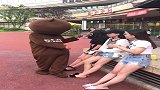 熊猫人：现在的小姐姐这么主动吗，完全遭不住呀