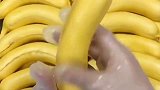 还以为这是真的香蕉呢，没想到是馒头做的，简直是一模一样啊！