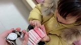 妈妈坑骗小棉袄的压岁钱，真是一骗一个准，这个糟老婆子坏得很