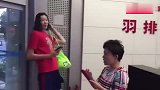 朱婷和邓亚萍，河南老乡见老乡，身高差有点萌！
