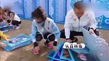 奔跑吧：baby狂“虐”陈赫，捏鼻子抠眼睛，一脸坏笑陈赫崩溃
