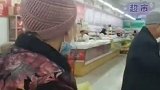 西安 64年百货商场走红：仍保留着老式柜台，收银员结账用算盘