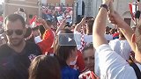 【前方】克罗地亚遗憾输掉决赛 但球迷仍为他们呐喊