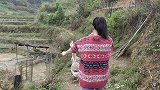 散养的土鸡到处乱下蛋，燕子捡蛋捡到手软，公公在草丛中发现了啥
