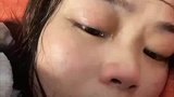 单身妈妈带俩娃不幸被感染，反复高烧浑身剧痛仍在硬扛，太心酸了
