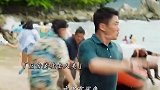大哥轮子都蹬冒烟了还追着咬，鲨鱼直接一口闷