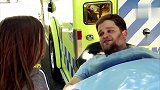 已经宣布病人死亡，小女孩却把病人救活，看呆路人
