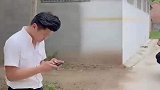 这哥们挺会聊天啊