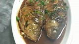 新来的厨师，做的红烧鲫鱼