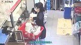 爆笑：小姐姐肉入狼窝，不料被围攻