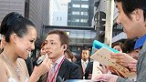 章子怡出席活动，被日本媒体无美颜“怼脸”拍，网友：给粉丝长脸