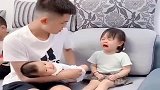 每次为了争抱小表妹都得哭一场，自己还是个宝宝啊，不敢让你抱！