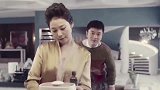 小伙整容后穿越到十年前，亲了老妈老婆，被当作神经病抓走！