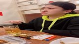 你们喝醉都有小哥哥接，不好意思我不一样！