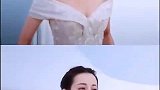 热巴 买个女人穿上婚纱的样子真美包括你