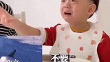 虽然心疼宝贝，但父母的教育太棒了