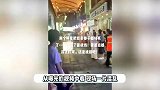 知名男星拍戏遭围堵，里三层外三层围了数百人，居民家都回不去