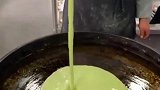 第一次见到鸡蛋灌饼师傅做示范，看到这成品，真是学不来！