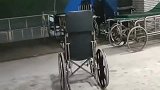 故去三年的公公，留下来的轮椅，都是自家人你可别吓我！