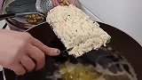 没想到嫂子把丸子都炸成香肠形状了，真是无语了