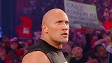 WWE 经典回顾 巨石强森 介入比赛给约翰塞纳 致命一击 米兹趁虚而入卫冕WWE金腰带