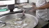 重口味大补羊肠汤，一碗最贵350元，手比刀快只切碗沿真厉害！