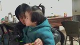 怎么敢送去幼儿园，不敢想象啊，一天换了3次衣服，都是尿身上