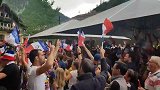 小村庄齐聚一堂！法国球迷共同庆祝法国夺冠
