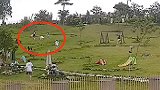宠物犬“打架”男子劝阻被咬 狗主人玩“消失”